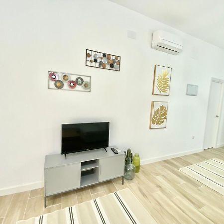 Appartamento Puente Praga Aparment Madrid Esterno foto