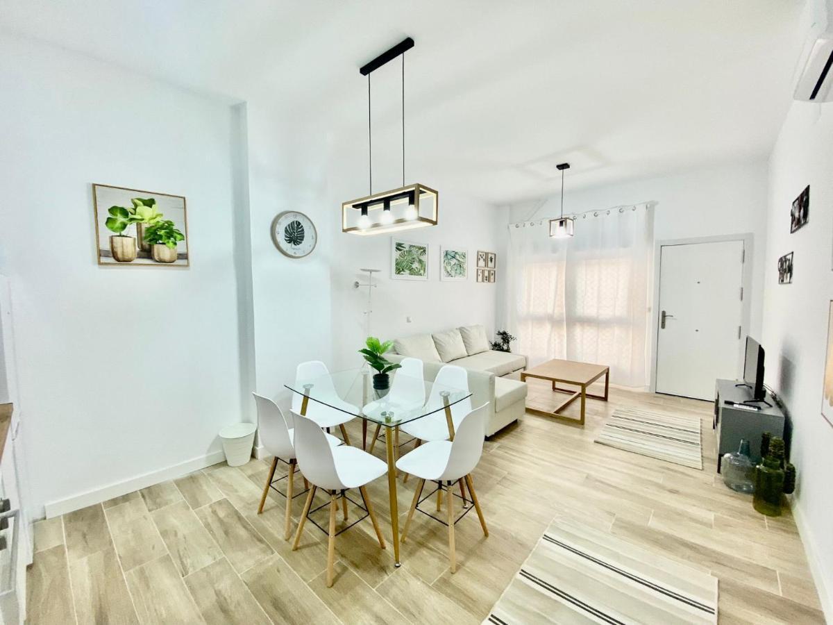 Appartamento Puente Praga Aparment Madrid Esterno foto