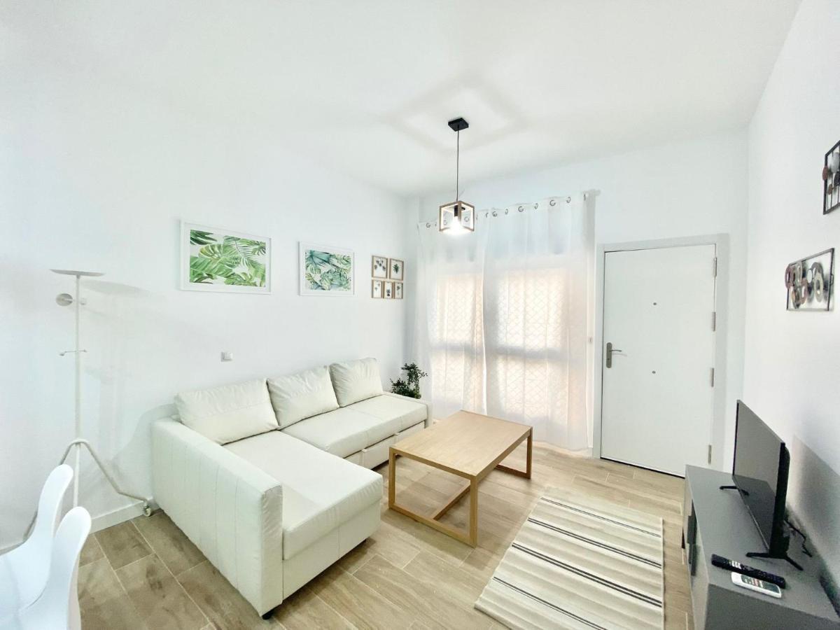 Appartamento Puente Praga Aparment Madrid Esterno foto