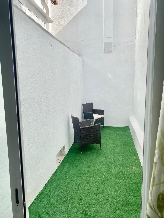 Appartamento Puente Praga Aparment Madrid Esterno foto