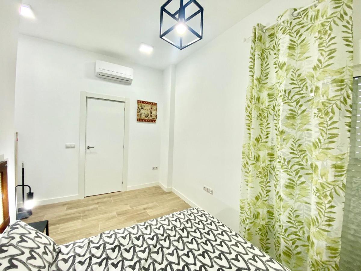 Appartamento Puente Praga Aparment Madrid Esterno foto
