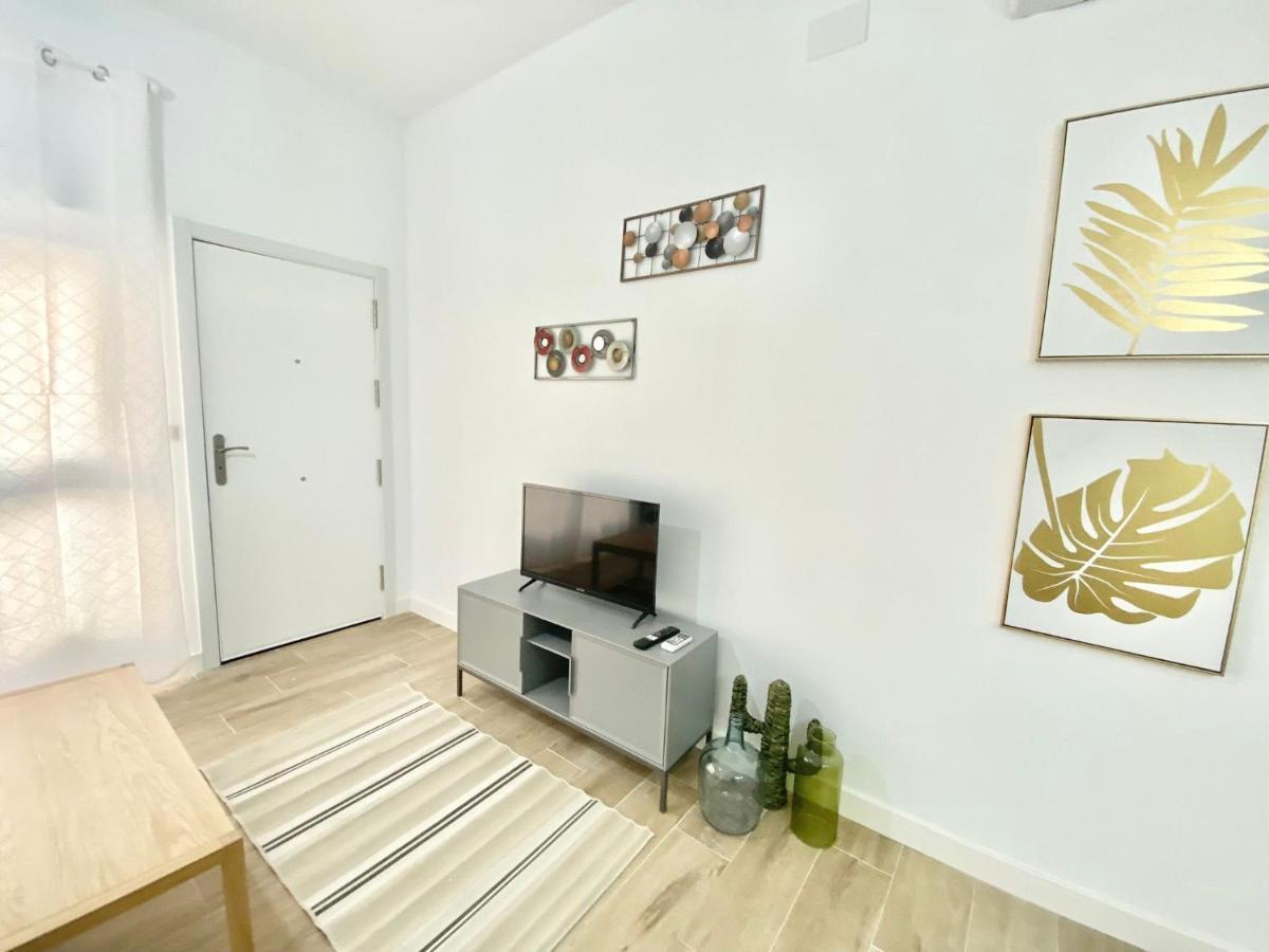 Appartamento Puente Praga Aparment Madrid Esterno foto