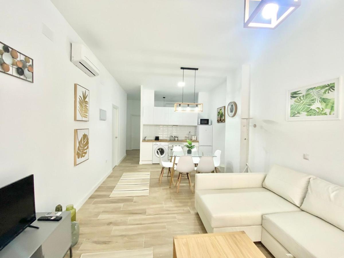 Appartamento Puente Praga Aparment Madrid Esterno foto